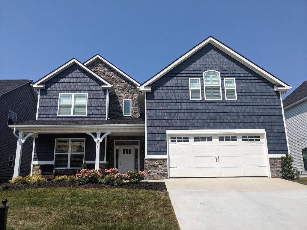 2932 Cardiff Castle Ln, Knoxville, TN 37931