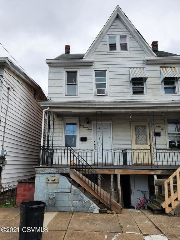 327 N Maple St, Mount Carmel, PA 17851