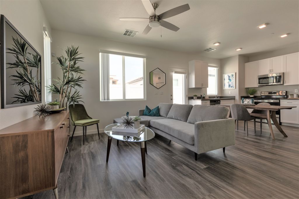 129 E Rome Blvd, North Las Vegas, NV 89084