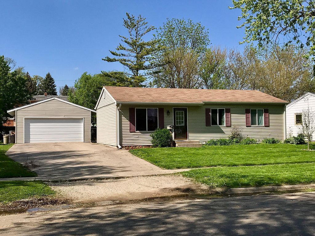 915 Lakeview Dr, Rochelle, IL 61068 Trulia