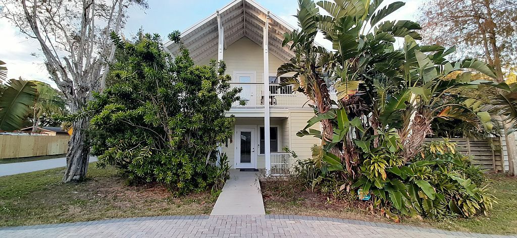 2205 Arlington St, Sarasota, FL 34239