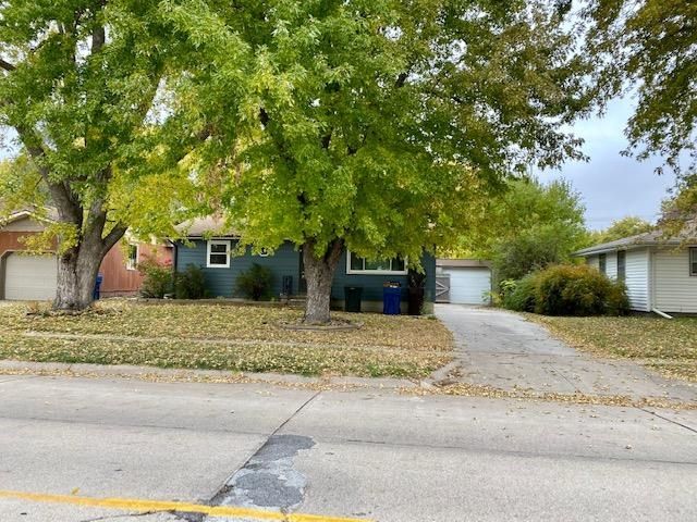 3703 E Ave, Kearney, NE 68847