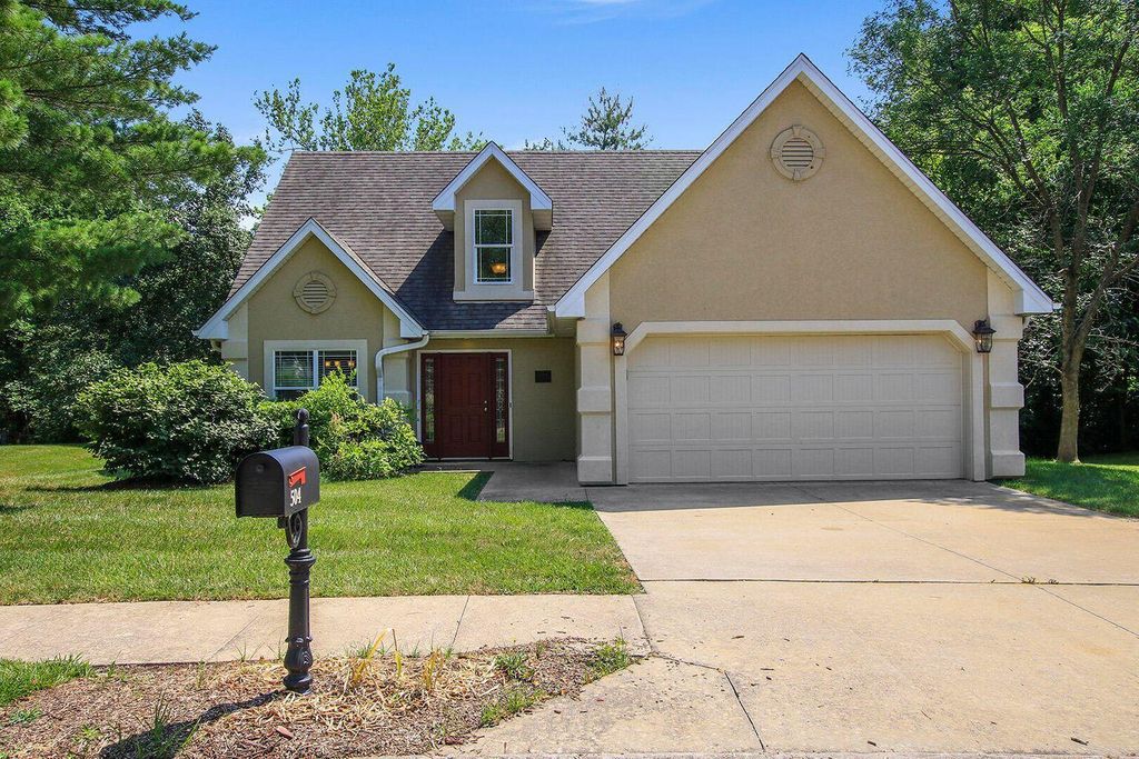 504 S Village Cir, Columbia, MO 65203