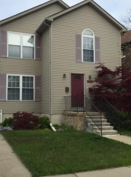1008 Lakepointe St, Grosse Pointe Park, MI 48230