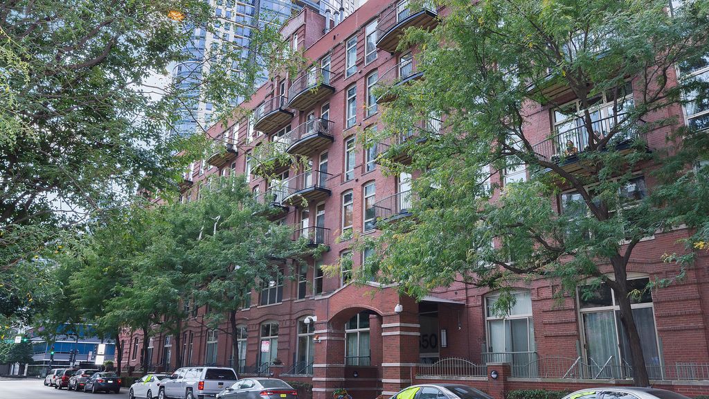 550 N Kingsbury St #606, Chicago, IL 60654