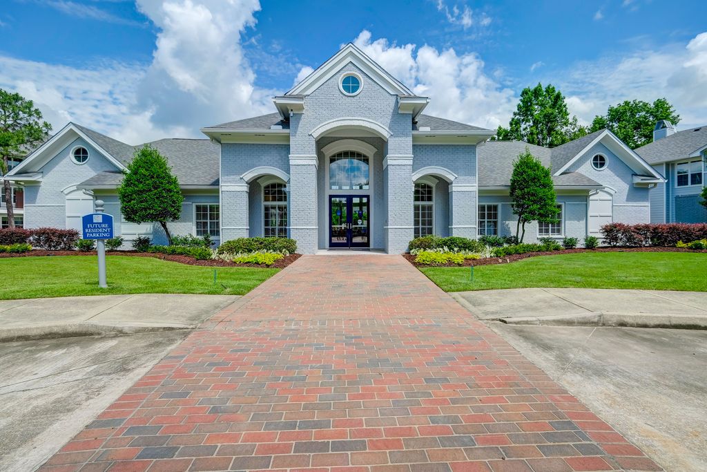 8008 Bluebonnet Blvd, Baton Rouge, LA 70810