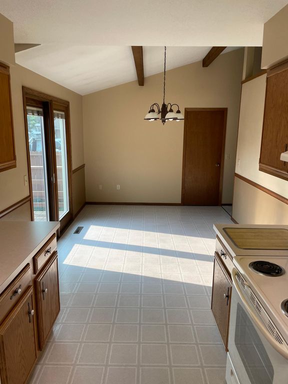 341 Montclair Dr, Billings, MT 59102