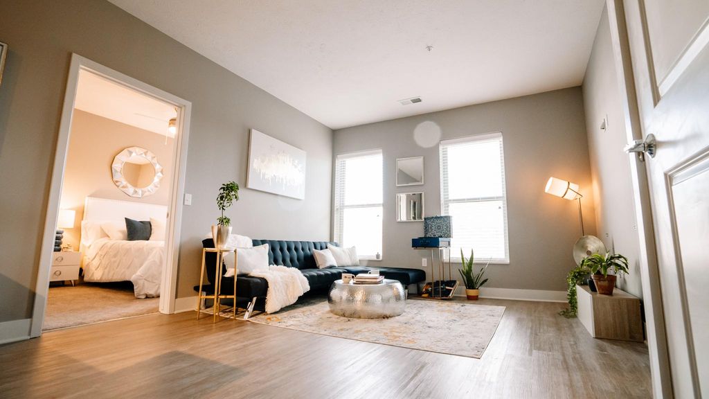 8216 City Centre Dr, La Vista, NE 68128