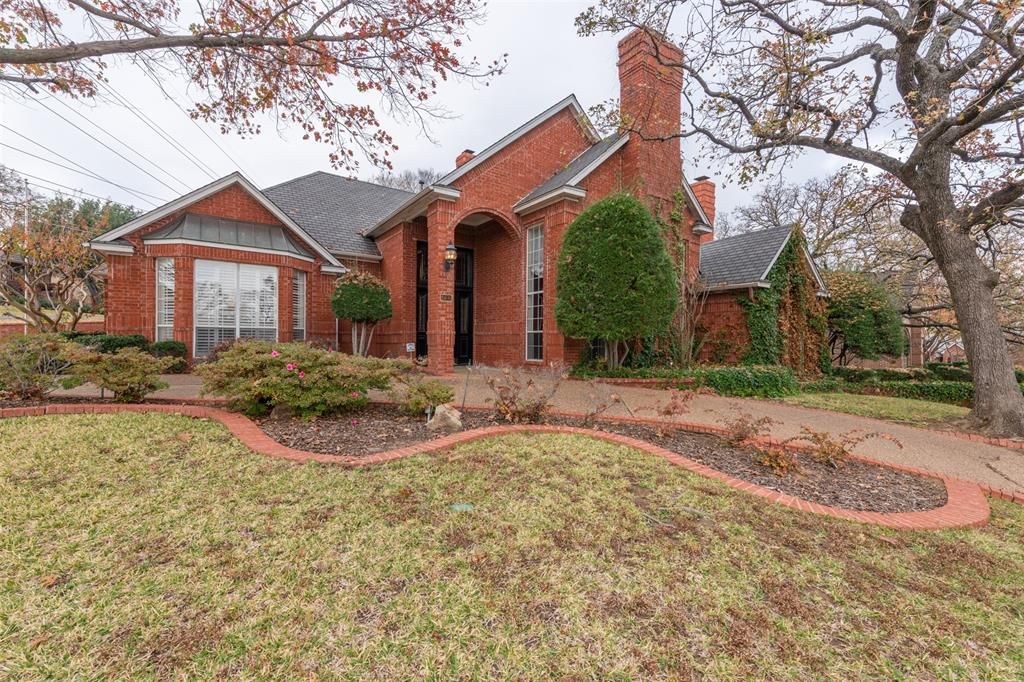 2405 Arbor Oaks Dr, Arlington, TX 76006
