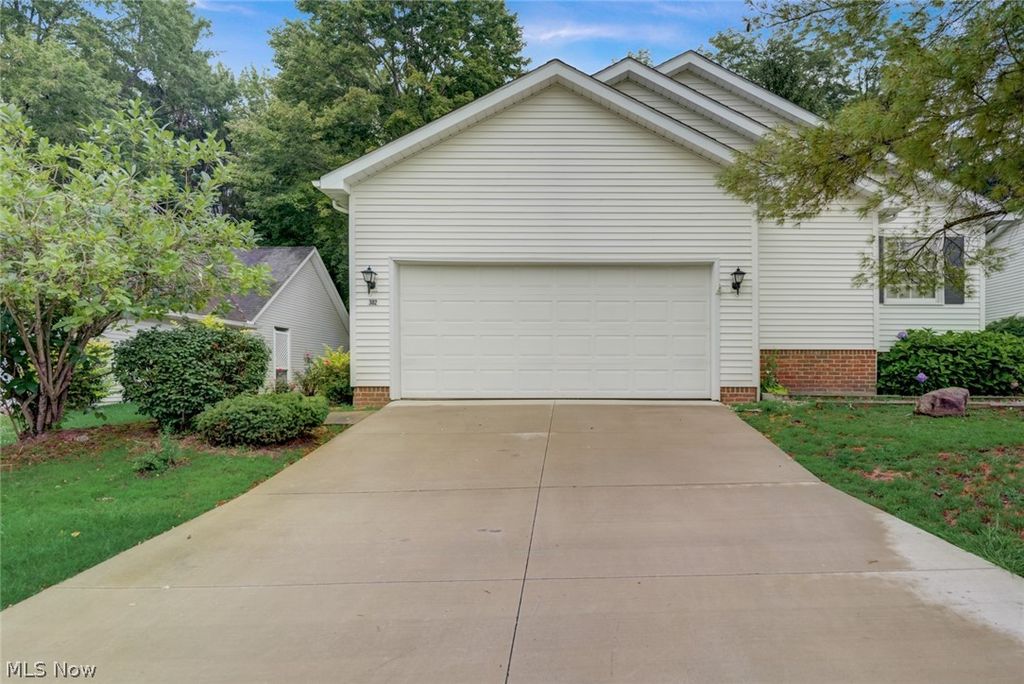302 W Barrington Dr, Chardon, OH 44024 Trulia