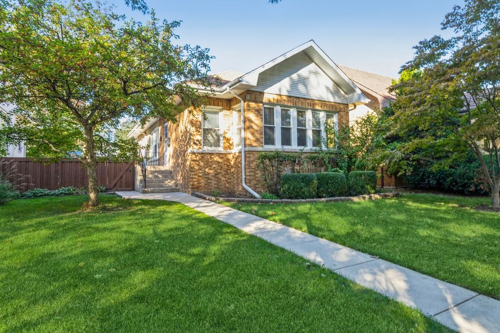 7036 N Olcott Ave, Chicago, IL 60631