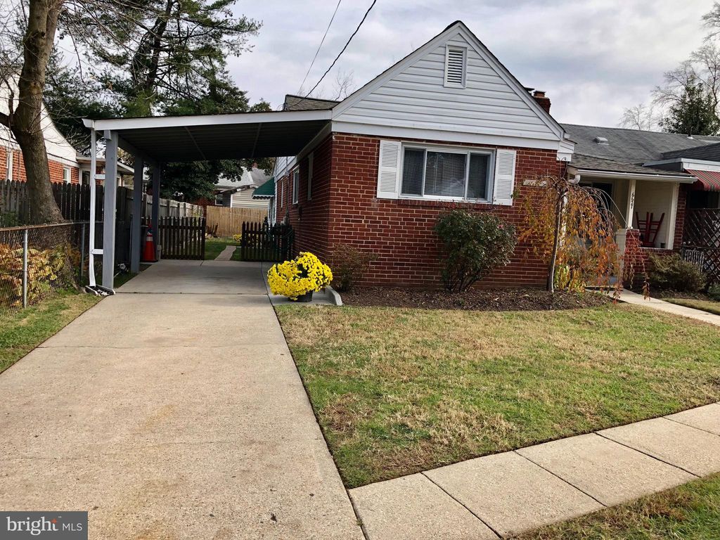 6627 23rd Pl, Hyattsville, MD 20782