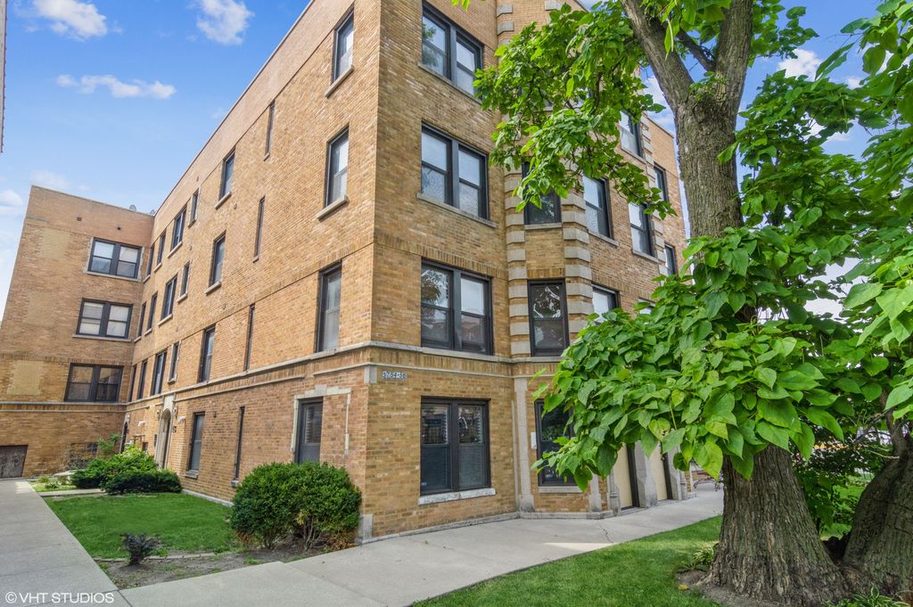3754 N Bernard St #3C, Chicago, IL 60618