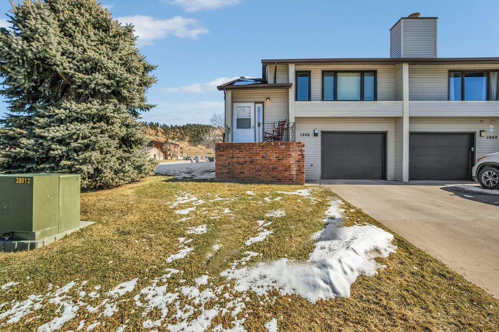 1446 Lookout Valley Ct, Spearfish, SD 57783