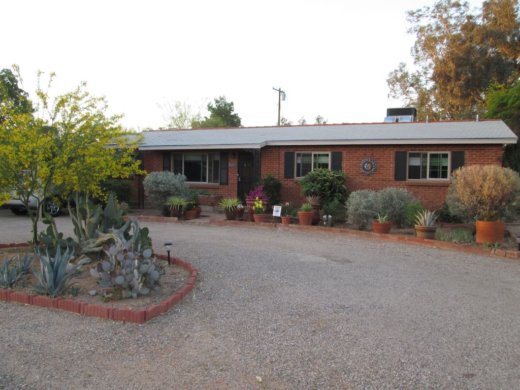 2226 E Silver St, Tucson, AZ 85719