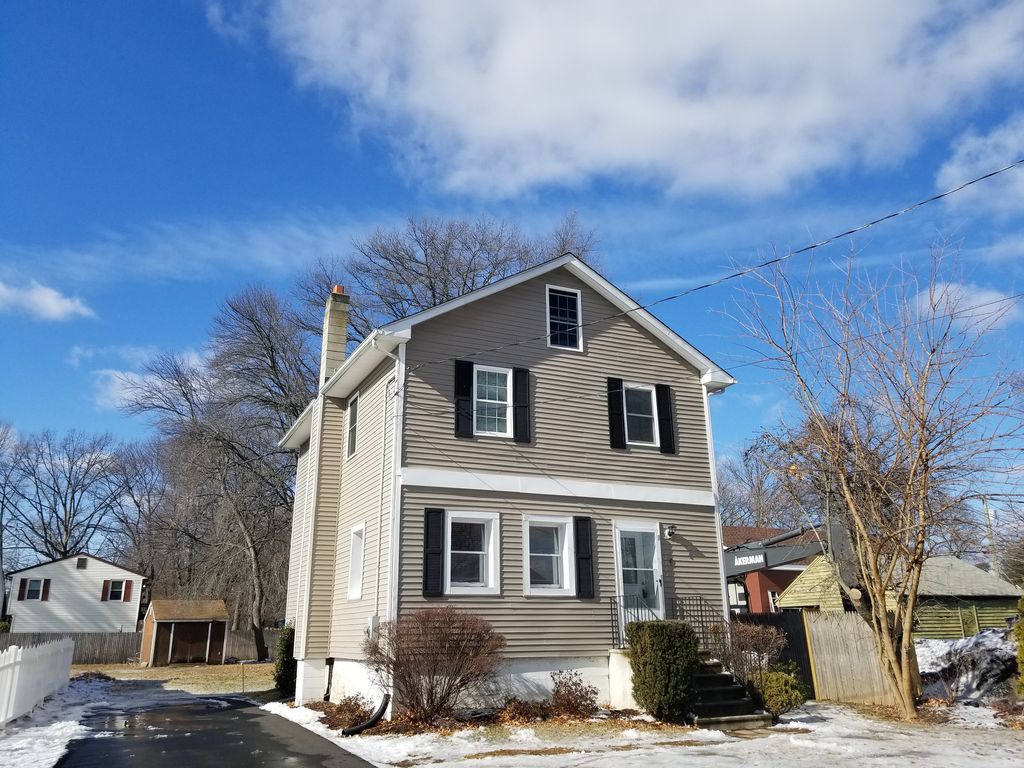 9 Atwood St, Plainville, CT 06062