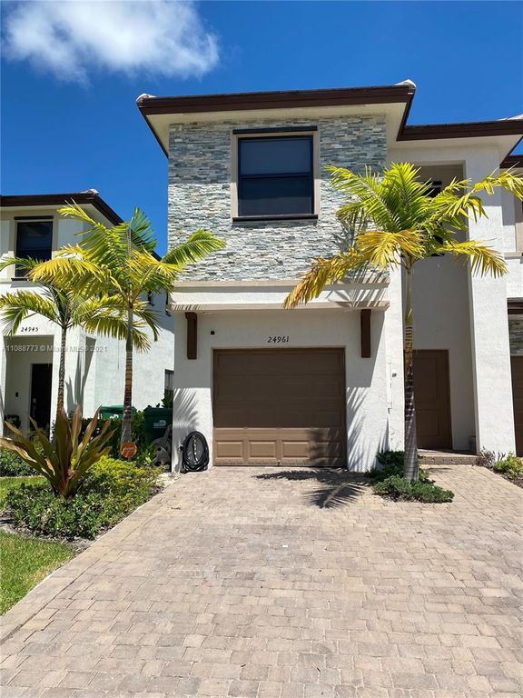 24961 SW 107th Ct, Homestead, FL 33032