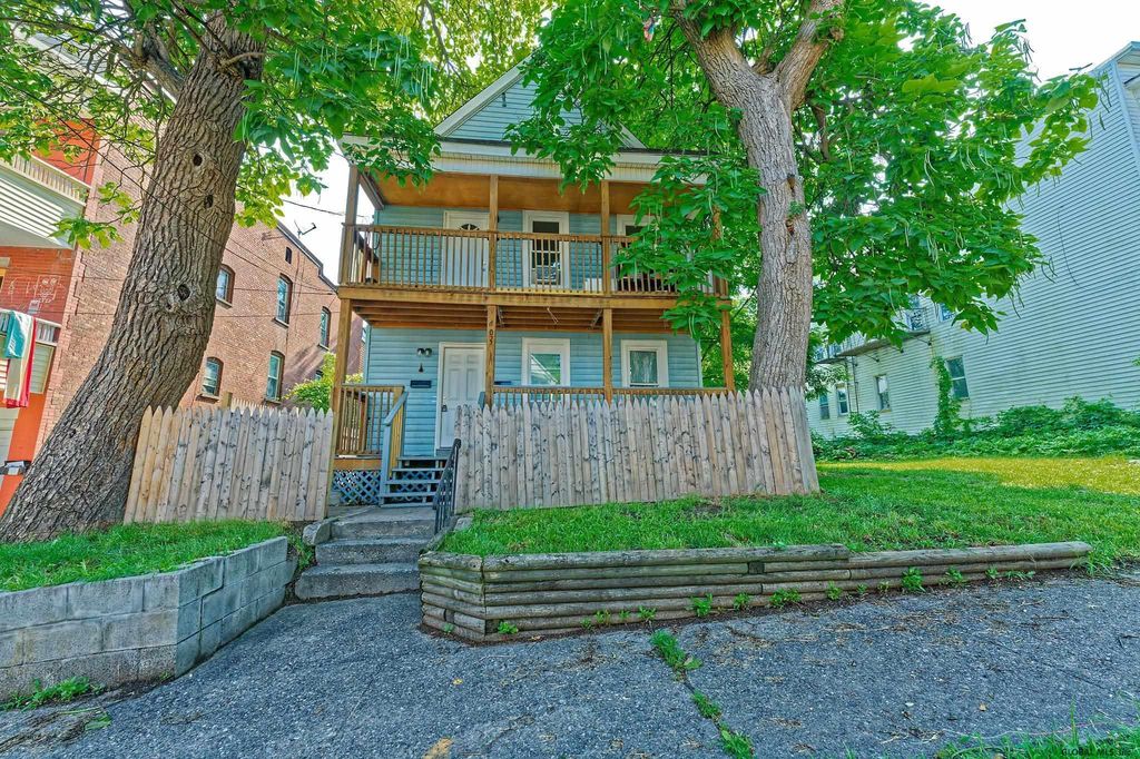 605 Lansing St, Schenectady, NY 12303