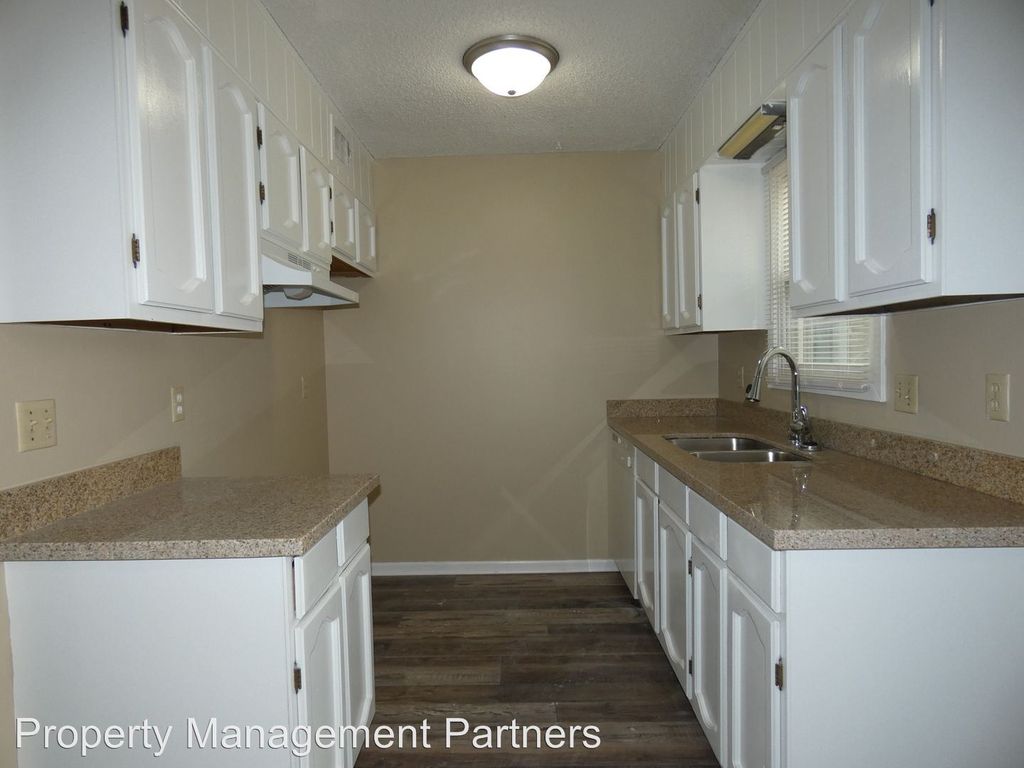 6708-6832 Par Ln, Wichita, KS 67212