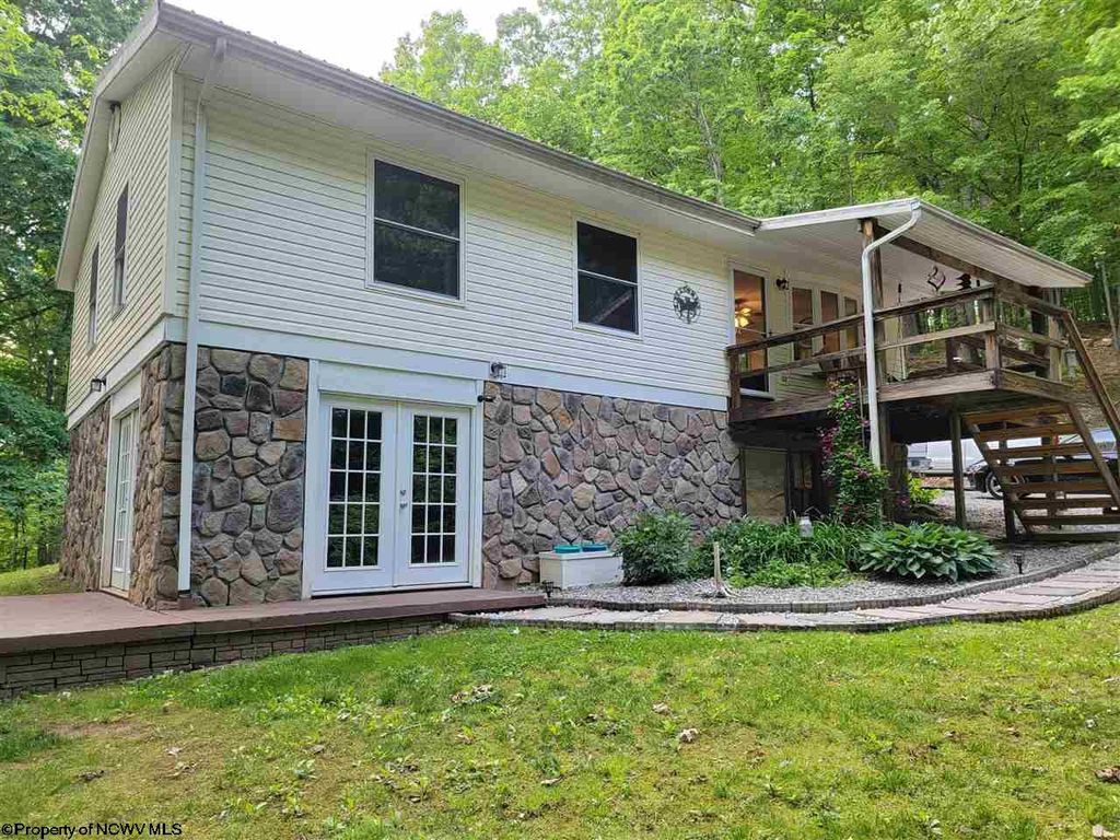 2702 Glady Fork Rd, Buckhannon, WV 26201