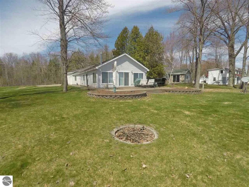 3179 W Lake Mitchell Dr, Cadillac, MI 49601 Trulia