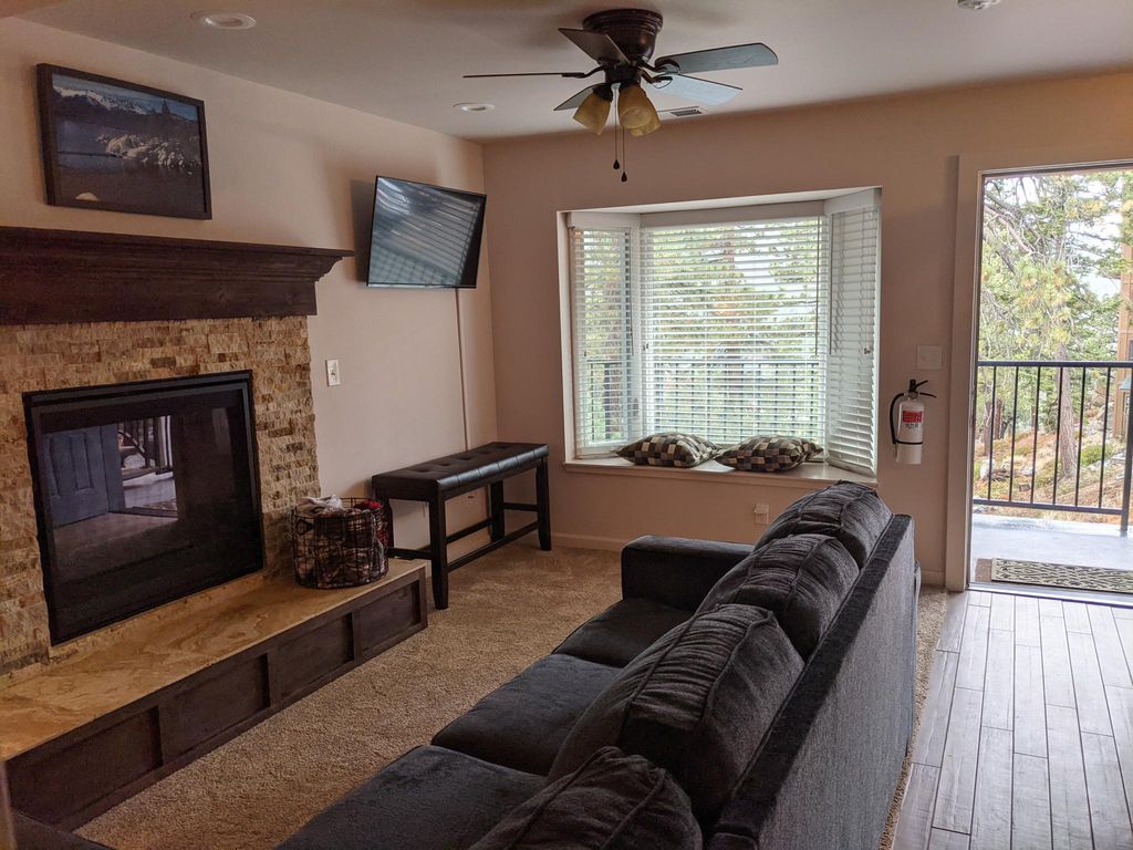 754 Boulder Ct #5E, Stateline, NV 89449