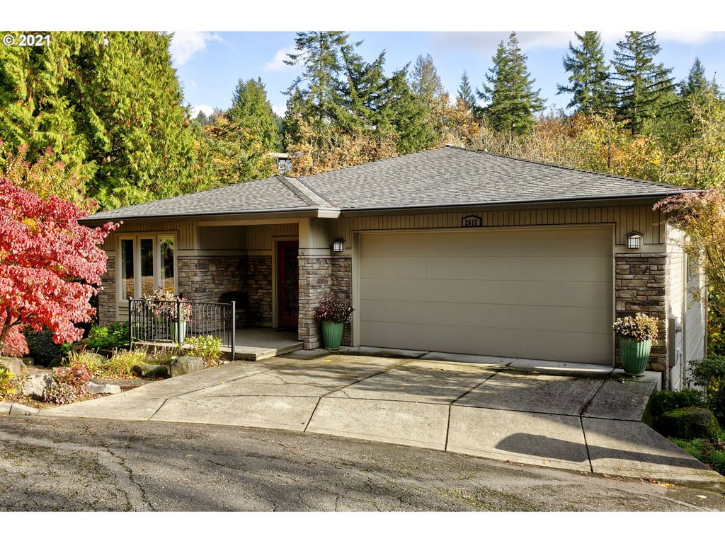 2612 SW 64th Pl, Portland, OR 97225