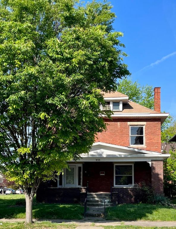 933 8th St, Huntington, WV 25701