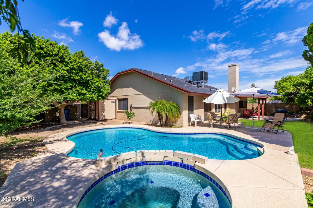 2025 S Ash Cir, Mesa, AZ 85202