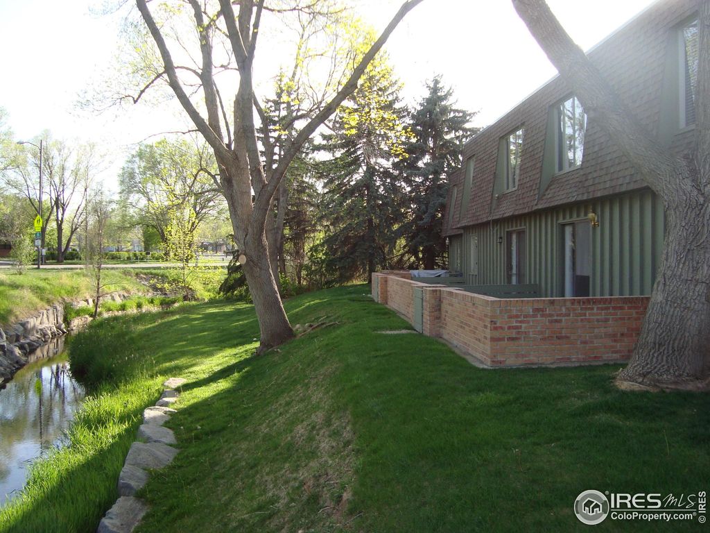 1811 Indian Meadows Ln, Fort Collins, CO 80525