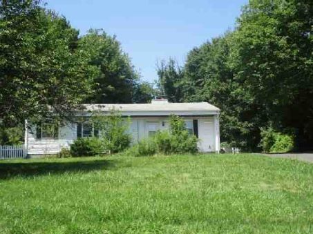 33 Orchard Hill Rd, Branford, CT 06405