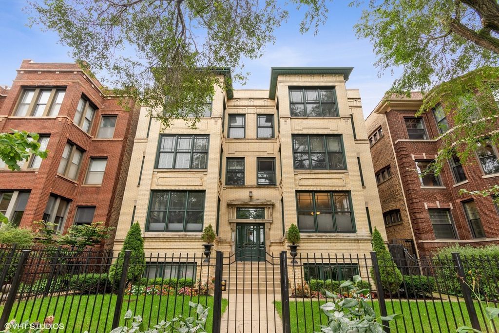 5821 N Winthrop Ave #2S, Chicago, IL 60660