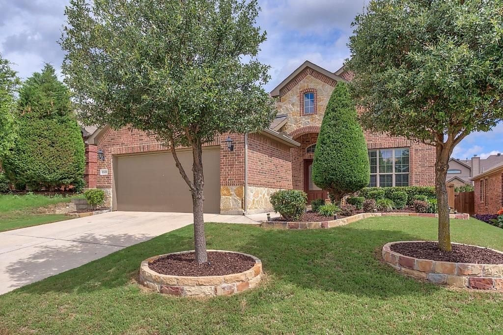 3329 Lone Brave Dr, Fort Worth, TX 76244