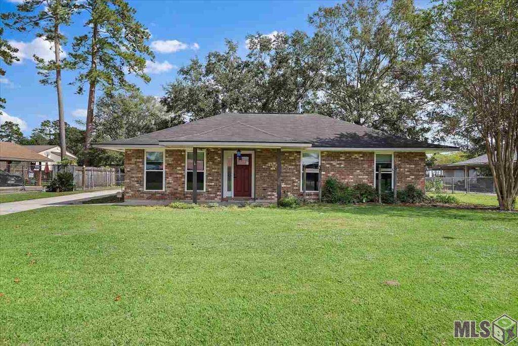 11728 Dame Dr, Baton Rouge, LA 70818