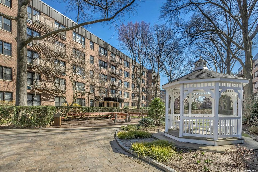 6 Birchwood Court UNIT 2M, Mineola, NY 11501 Trulia