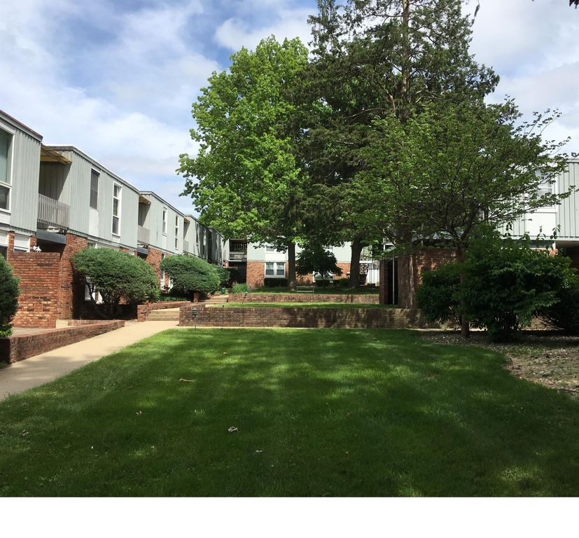 508 S Mattis Ave #12, Champaign, IL 61821