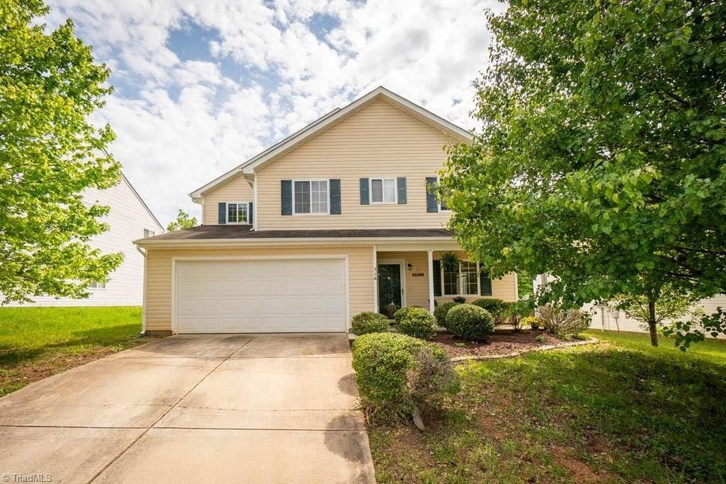 716 Sunmeadow Dr, Browns Summit, NC 27214