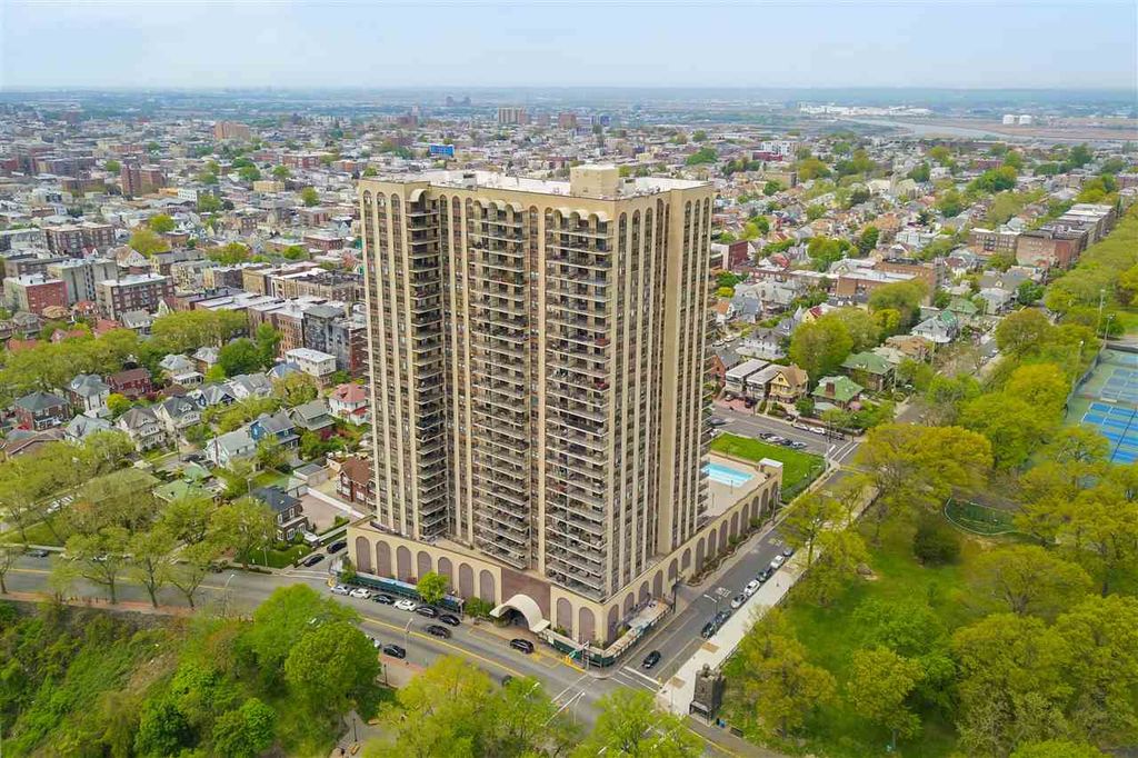 7855 Boulevard E, North Bergen, NJ 1 Bed, 2 Bath Condo 15 Photos