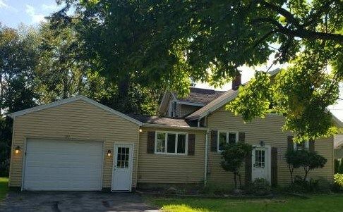 127 Midvale Dr, Fairport, NY 14450