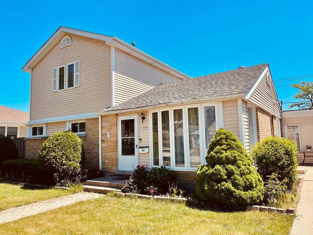9321 Sayre Ave, Morton Grove, IL 60053