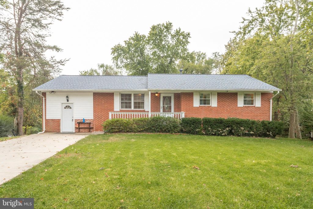 9537 Haddaway Pl, Laurel, MD 20723