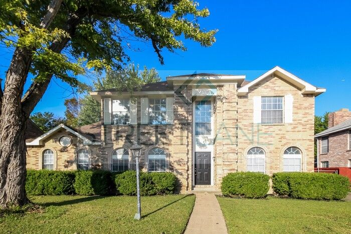 1008 Nora Ln, Desoto, TX 75115