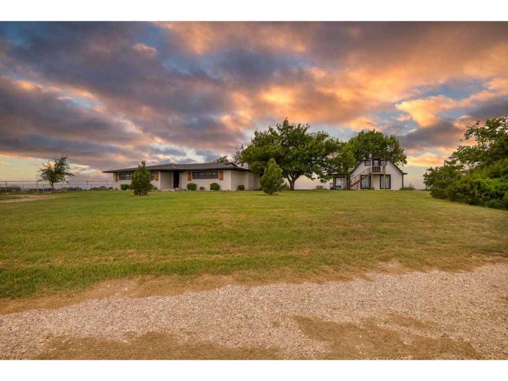 16999 N FM 219, Stephenville, TX 76446