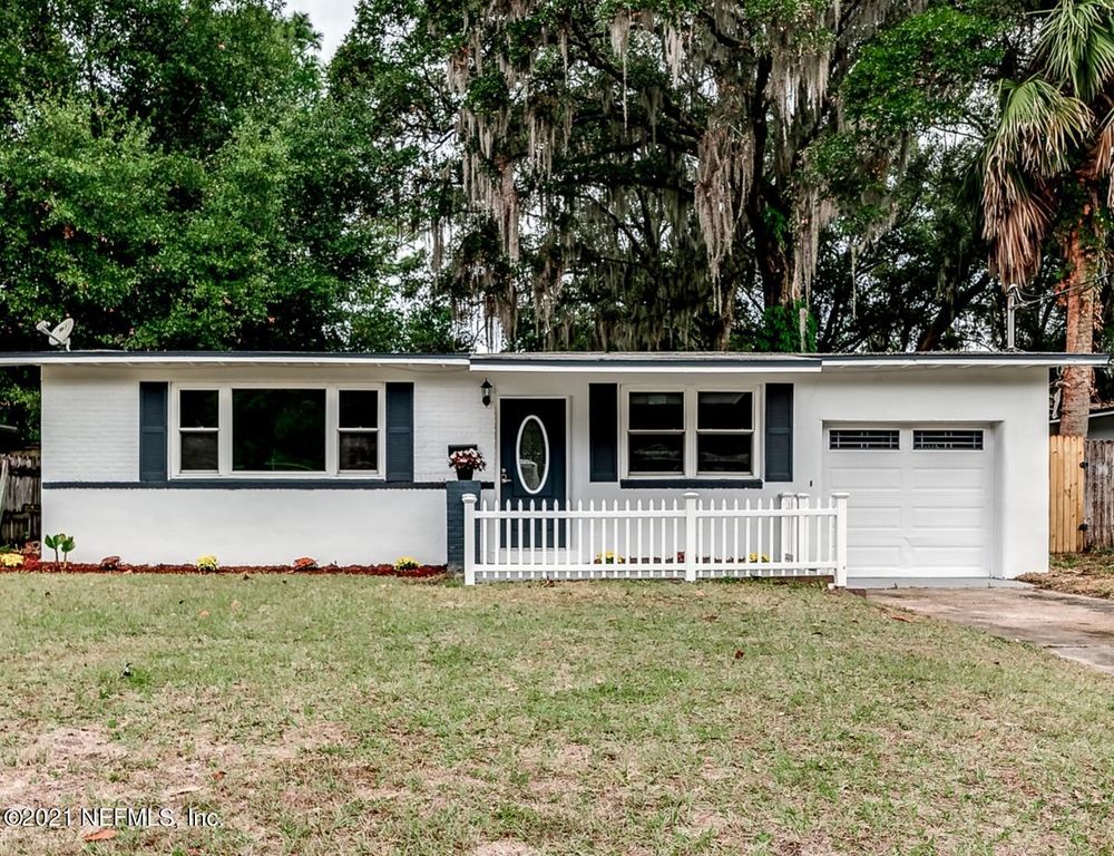 1861 Embassy Dr, Jacksonville, FL 32207