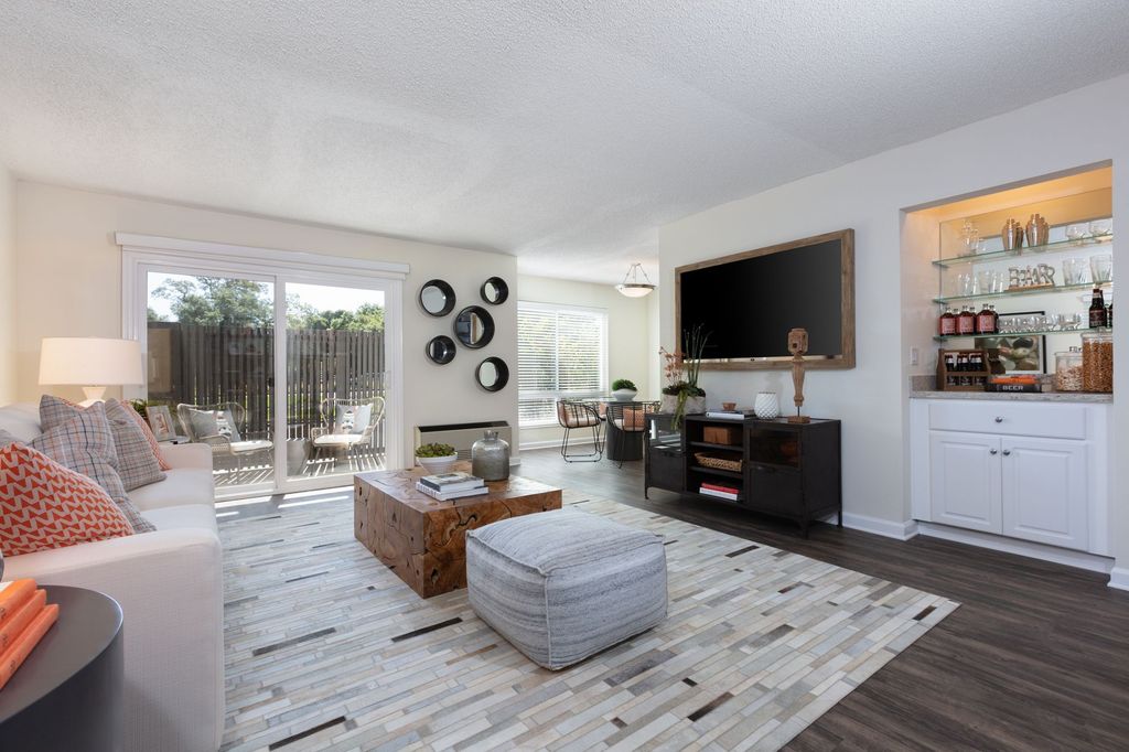 1600 Sand Hill Rd, Palo Alto, CA 94304