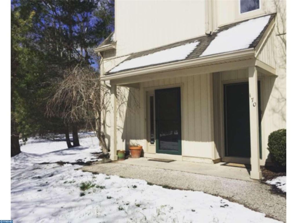 170 Woodlake Dr, Marlton, NJ 08053
