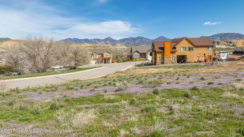 1378 Clover Ct, Rifle, CO 81650