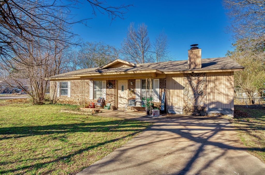 901 E 11th St, Russellville, AR 72801 Trulia