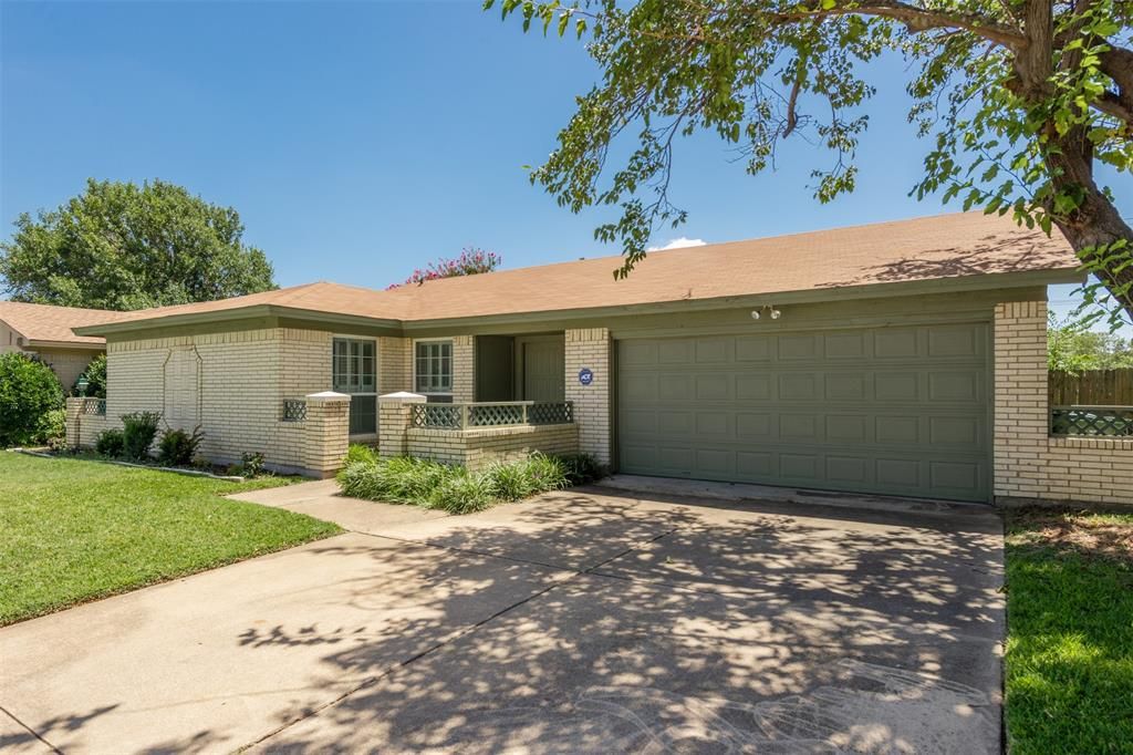 108 Wingren Ln, Arlington, TX 76014
