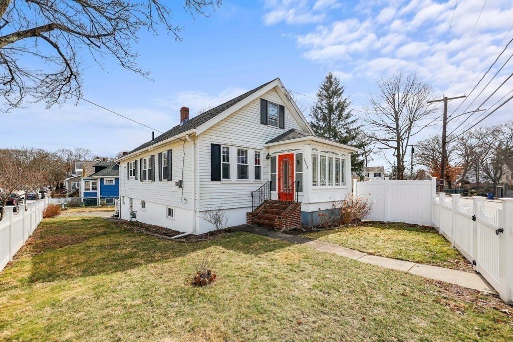 2290 Centre St, West Roxbury, MA 02132